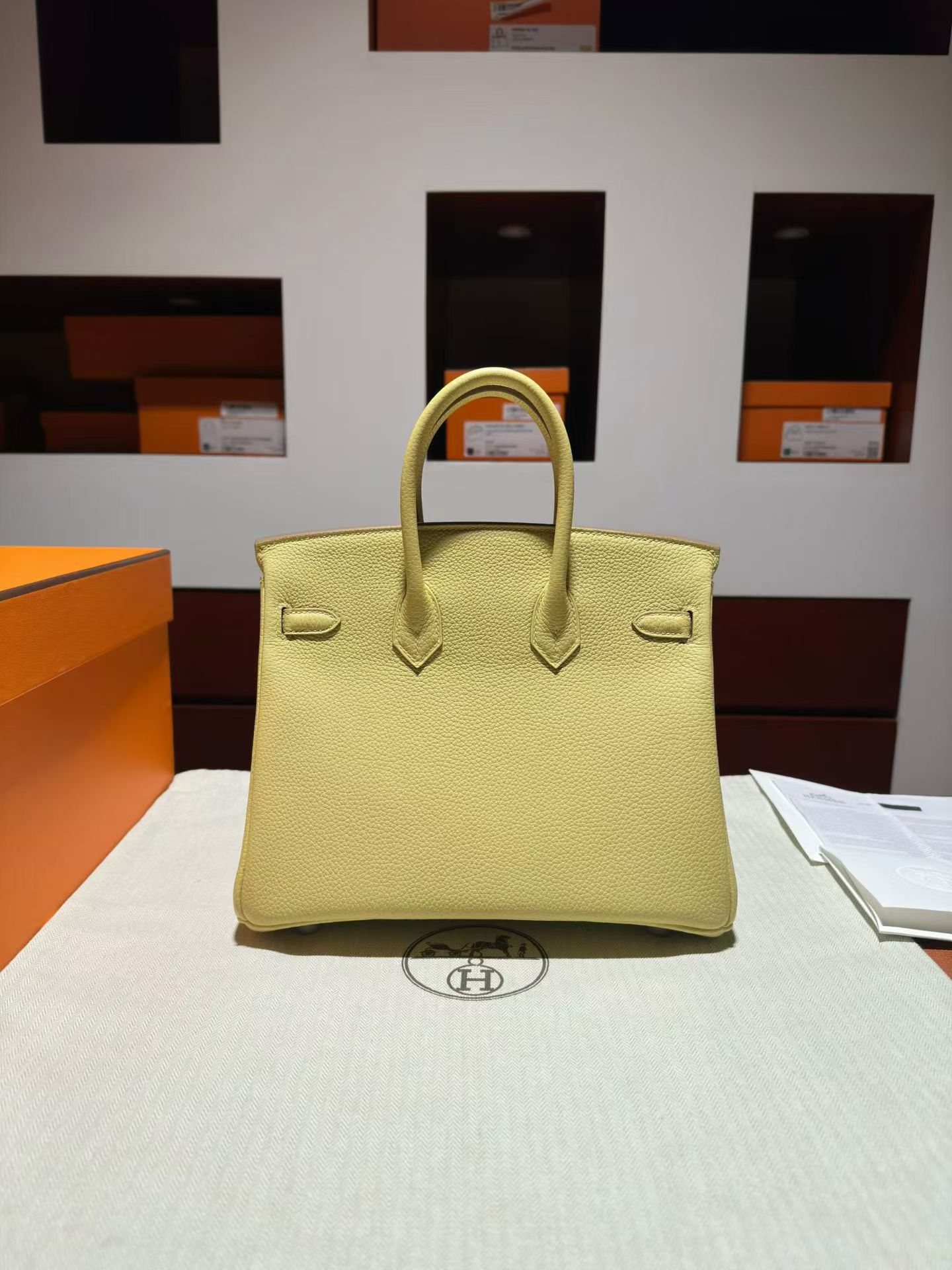 birkin25 1z小鸡黄togo 银扣 现货～ 招财黄！！小鸡黄到一只秒一只