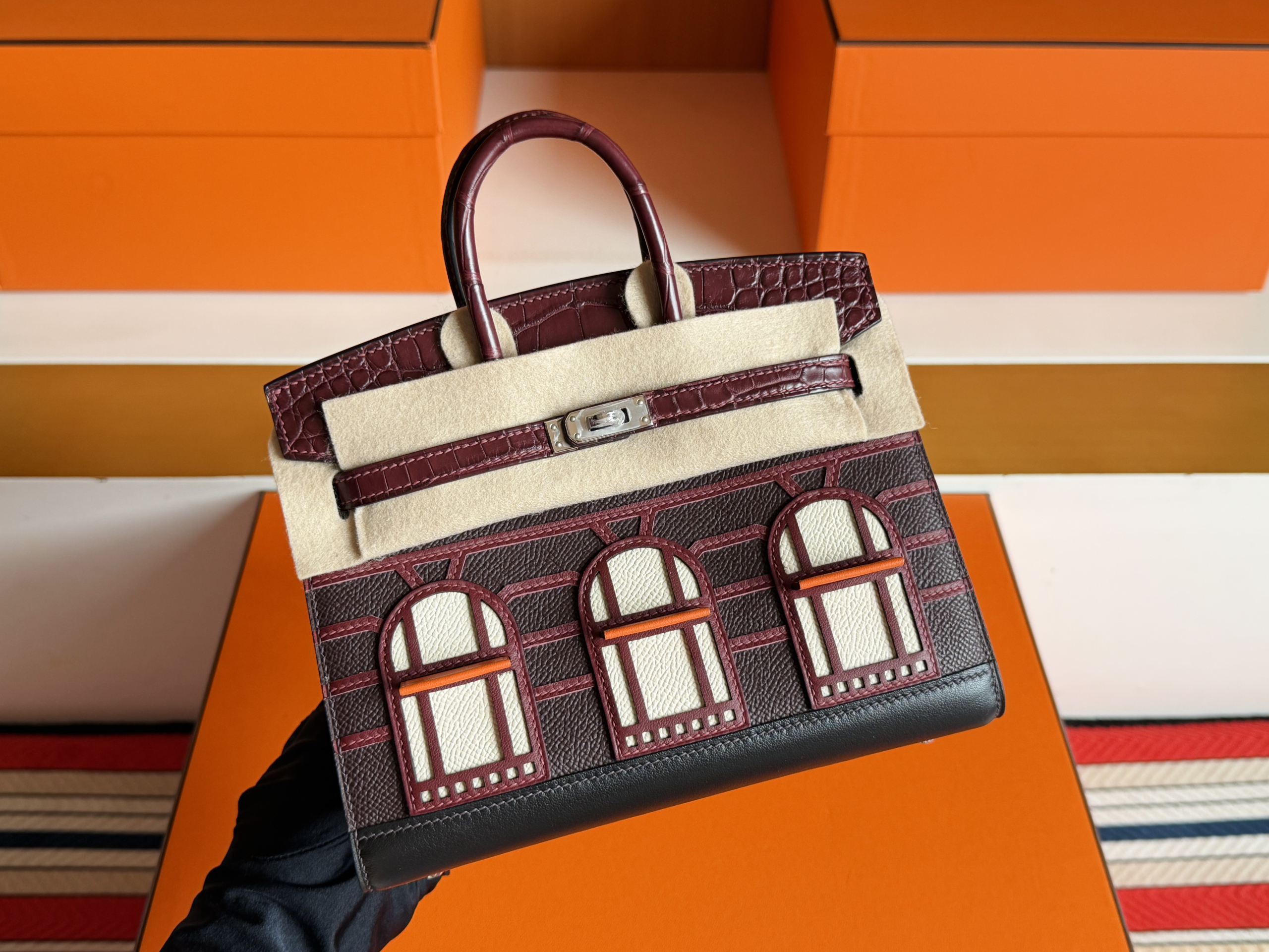 United Arab Emirates HM BK 20cm sellier Faubourg
