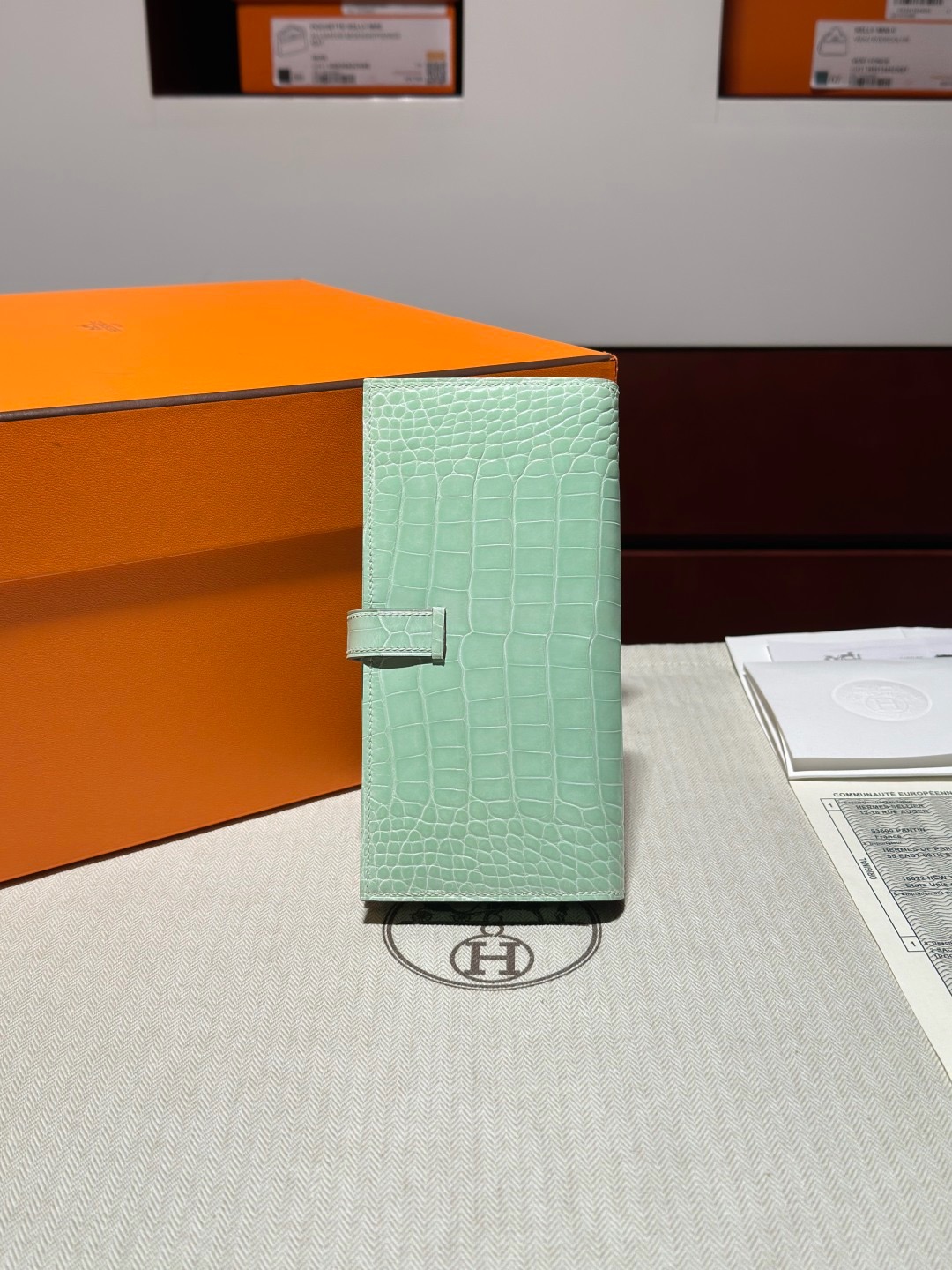H Bean Wallet Crocodile