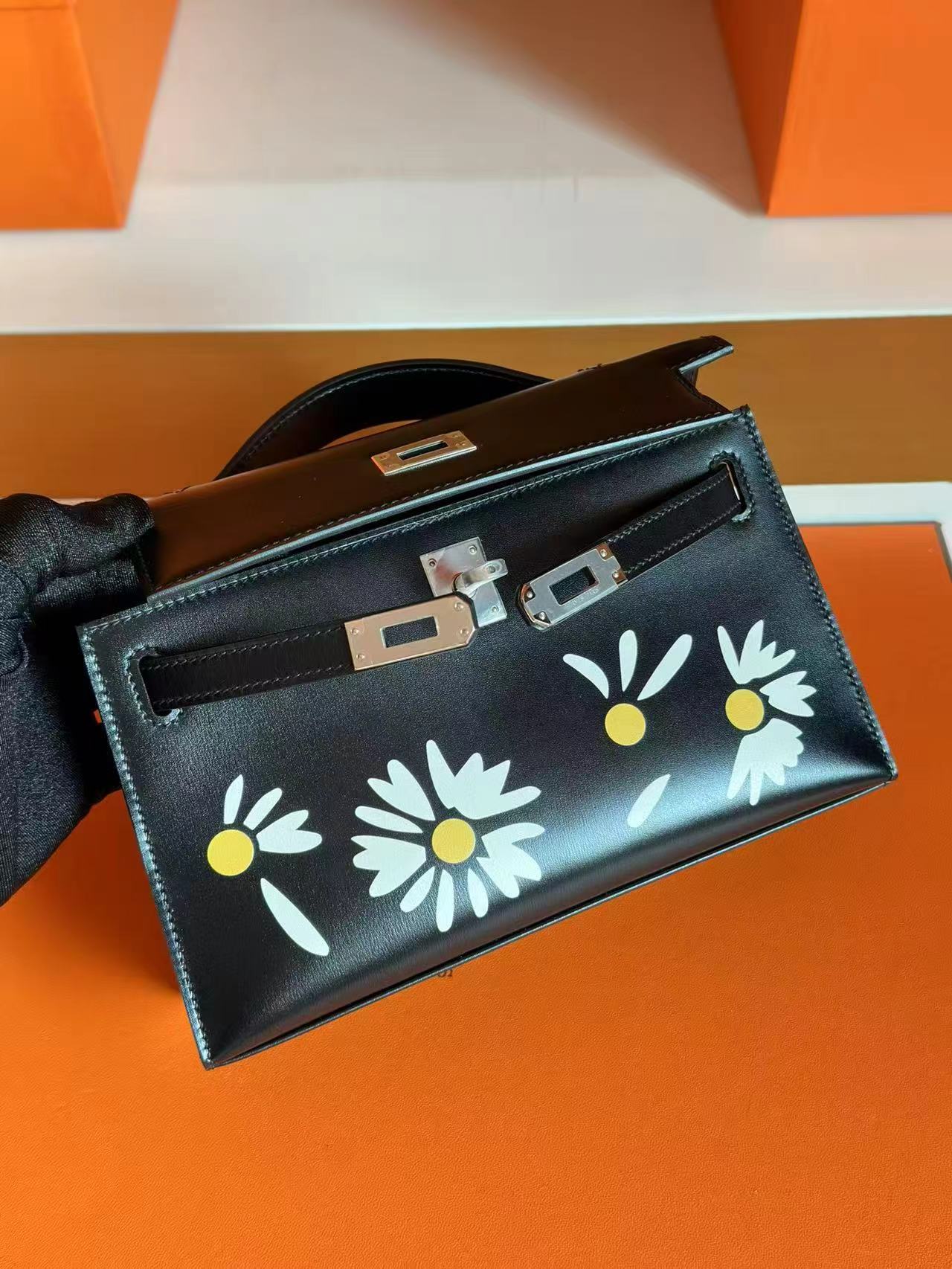 Daisy Pochette